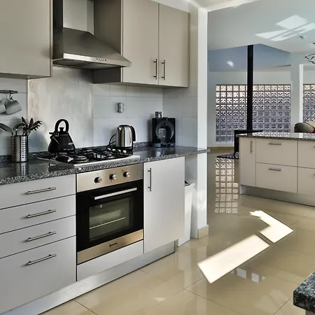 Serena -your Exclusive Private Swimming Pool * Setúbal