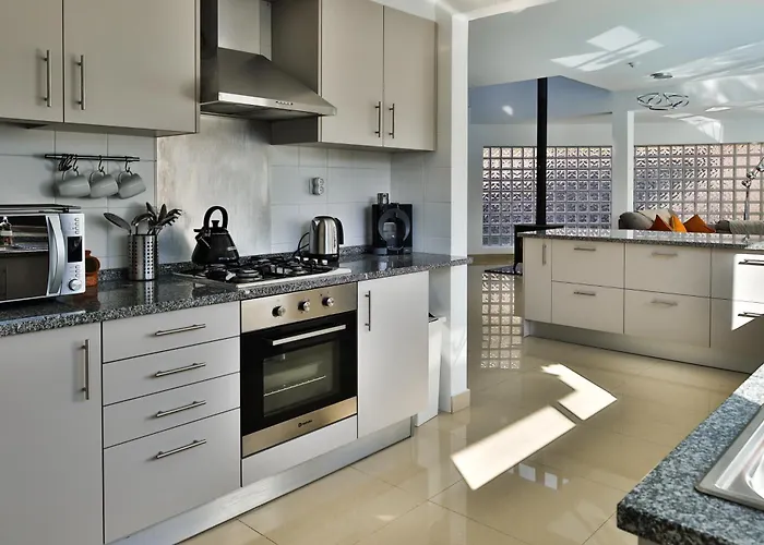 Serena -your Exclusive Private Swimming Pool * שטובל