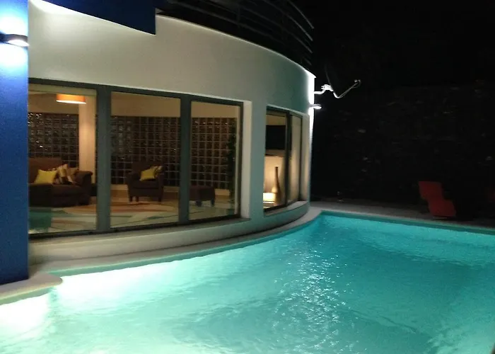 Serena -your Exclusive Private Swimming Pool שטובל